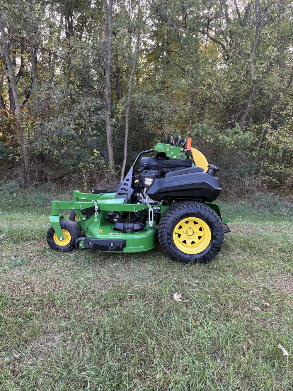 2024 Q850R Stand On Image 3