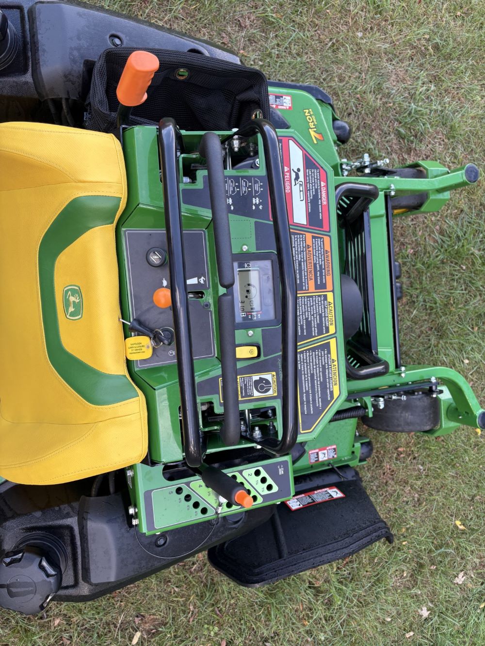 2024 Q850R Stand On Image 5